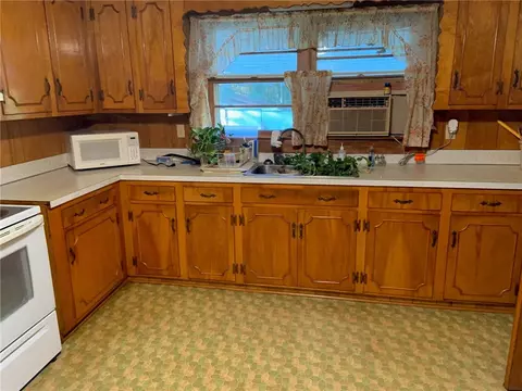 231 Cherokee Rd, Williamston, SC 29697 photo 3