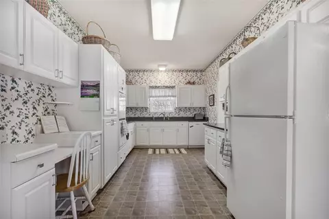 302 Burning Tree Rd, Anderson, SC 29621 photo 8
