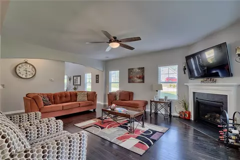 348 Avendell Dr, Easley, SC 29642 photo 3