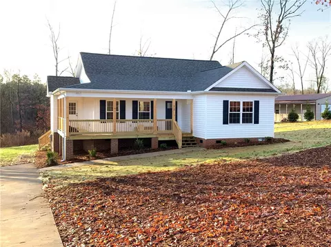 415 Bolding Rd, Pickens, SC 29671 photo 1