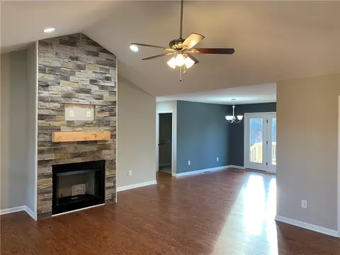 415 Bolding Rd, Pickens, SC 29671 photo 4