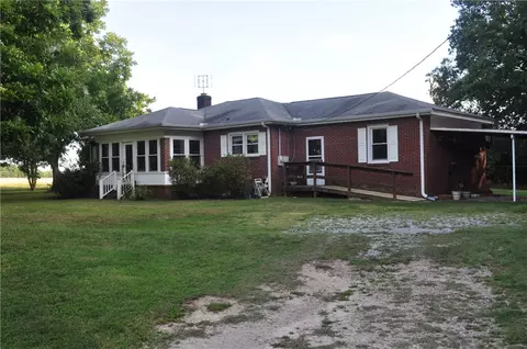220 Due West Rd, Honea Path, SC 29654 photo 2