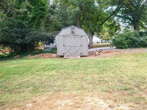 212 N B St, Easley, SC 29640 photo 4