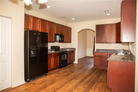 313 S Stonegate Dr, Seneca, SC 29678 photo 4