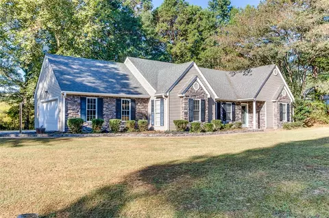 112 Stone Ter, Central, SC 29630 photo 3