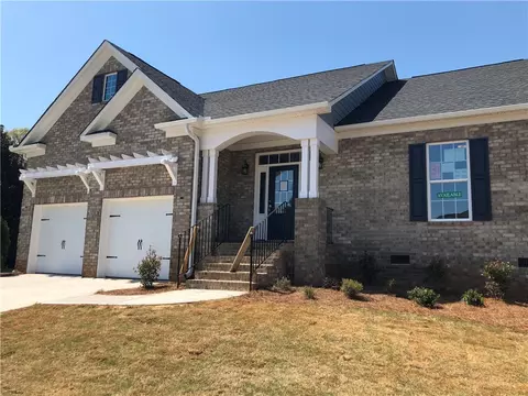 503 Dye Dr, Seneca, SC 29678 photo 3