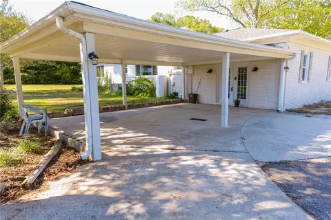 521 W Greer St, Honea Path, SC 29654 photo 2