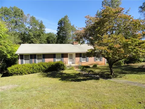 423 Brook Forest Dr, Anderson, SC 29621 photo 1