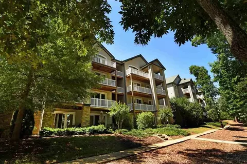 232 Kings Pointe Dr, Seneca, SC 29678 photo 2