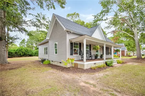 110 W Hampton Ave, Honea Path, SC 29654 photo 2