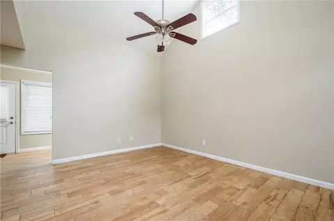 137 Crown Ct, Williamston, SC 29697 photo 3