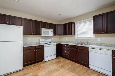 137 Crown Ct, Williamston, SC 29697 photo 4