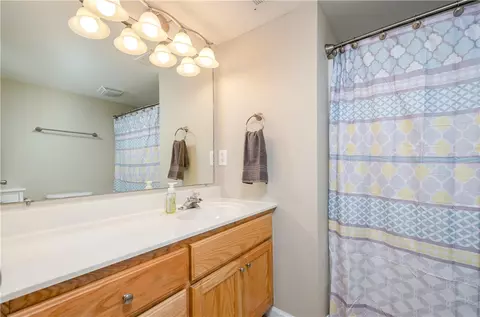 137 Crown Ct, Williamston, SC 29697 photo 8