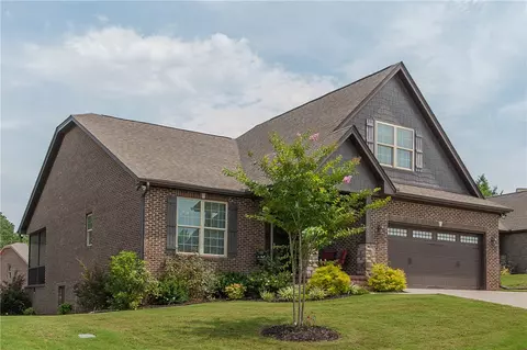 403 Big Barn Ct, Seneca, SC 29672 photo 2