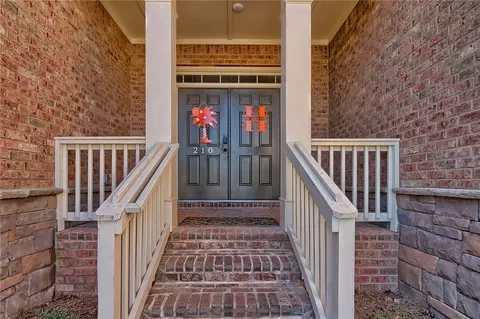 210 Buxton Ct, Easley, SC 29642 photo 2