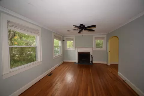 517 E Main St, Pendleton, SC 29670 photo 3