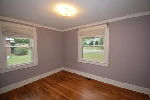 517 E Main St, Pendleton, SC 29670 photo 8