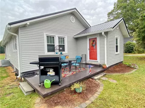 504 N Main St, Honea Path, SC 29654 photo 2