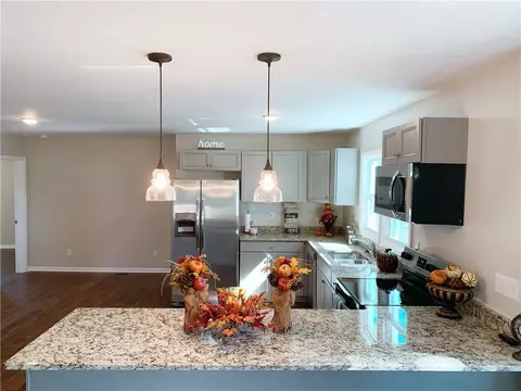 261 Cherish Dr, Easley, SC 29642 photo 5