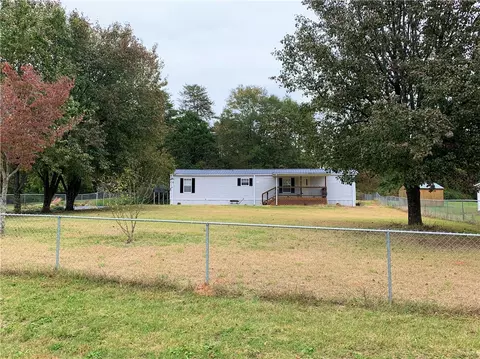 214 Rayfield Dr, Easley, SC 29640 photo 2