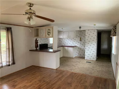 214 Rayfield Dr, Easley, SC 29640 photo 5