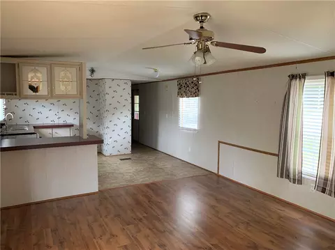 214 Rayfield Dr, Easley, SC 29640 photo 4