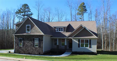 110 Mckenna Dr, Pelzer, SC 29669 photo 1