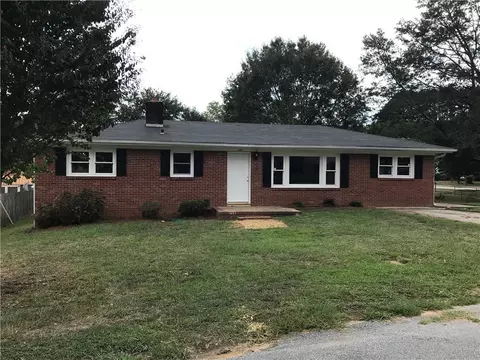 102 Lloyd Ave, Easley, SC 29640 photo 1
