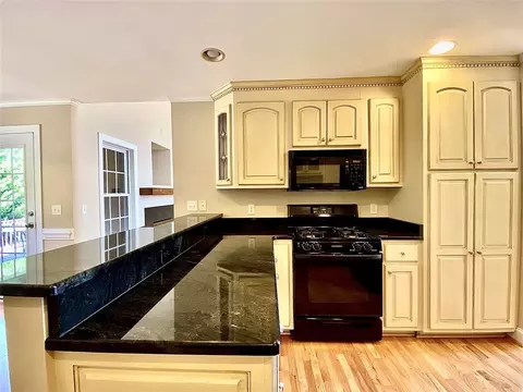 102 Ashe Ct, Easley, SC 29642 photo 8