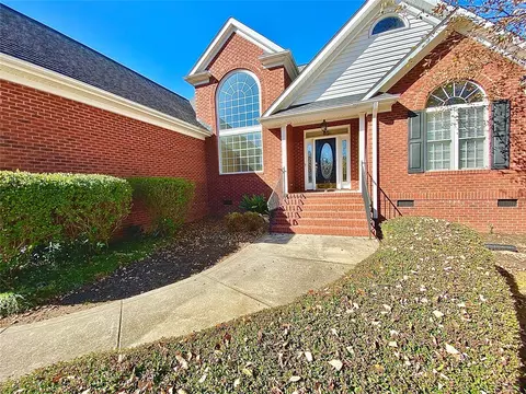 102 Ashe Ct, Easley, SC 29642 photo 2