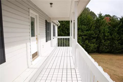 727 Pickett Post Rd, Walhalla, SC 29691 photo 2