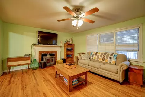 531 Bailey Ave, Pendleton, SC 29670 photo 2