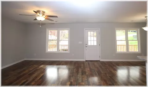 14019 E Camelia Ln, Seneca, SC 29678 photo 3