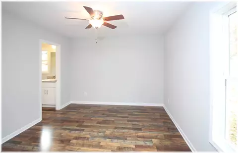 14019 E Camelia Ln, Seneca, SC 29678 photo 9