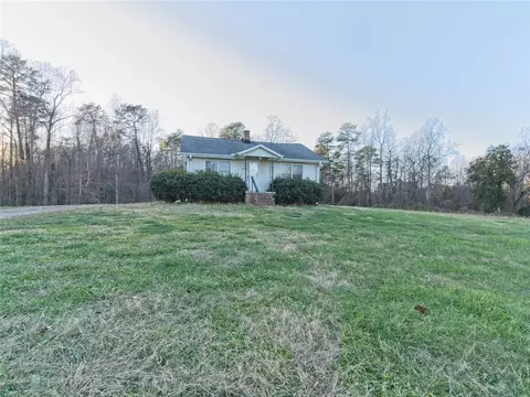523 Thomas Mill Rd, Easley, SC 29640 photo 2