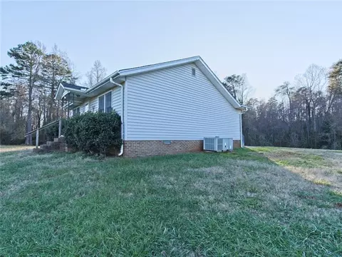 523 Thomas Mill Rd, Easley, SC 29640 photo 19