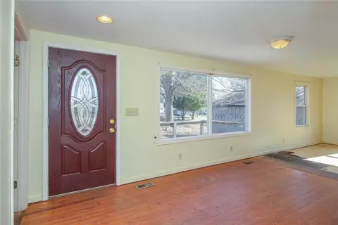200 Summit St, Seneca, SC 29678 photo 2