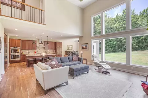 360 Stardust Ln, Seneca, SC 29672 photo 4