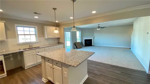 128 Sunny Point Loop, Central, SC 29630 photo 3
