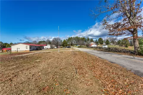 222 Pitts Rd, Walhalla, SC 29691 photo 12