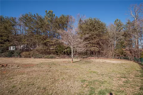 104 Heaton Cir, Easley, SC 29640 photo 4