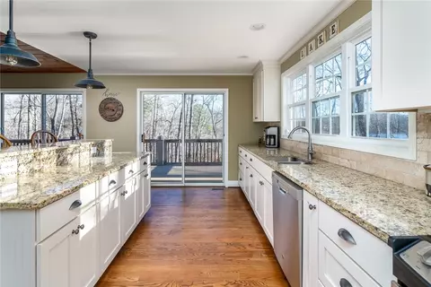 112 Mohawk Ln, Westminster, SC 29693 photo 11