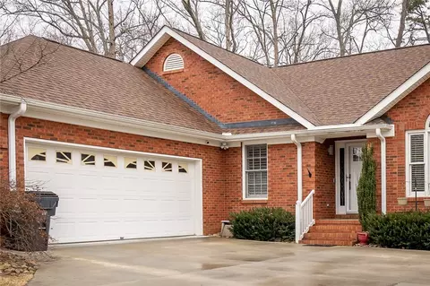 206 Tuliptree Ct, Easley, SC 29642 photo 4