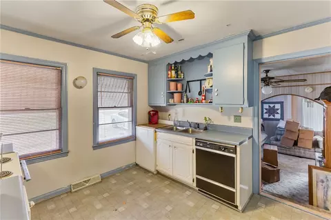 104 S Maple St, Walhalla, SC 29691 photo 3