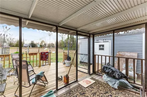 104 S Maple St, Walhalla, SC 29691 photo 6