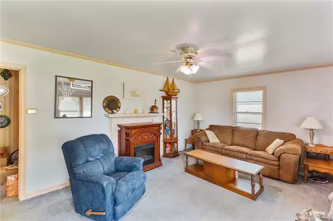 104 S Maple St, Walhalla, SC 29691 photo 4
