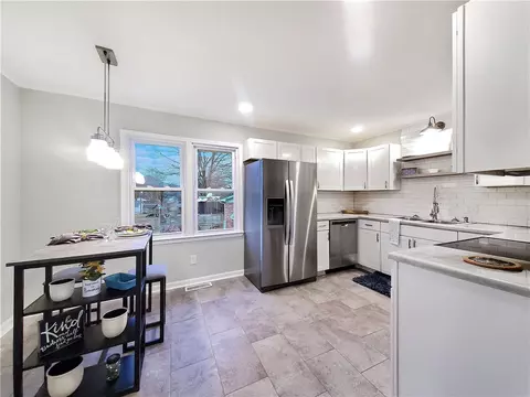 113 Roosevelt Dr, Easley, SC 29642 photo 3