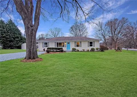 113 Roosevelt Dr, Easley, SC 29642 photo 1