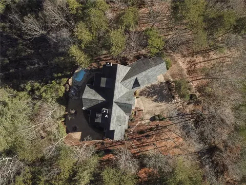 102 Teaberry Ln, Sunset, SC 29685 photo 3