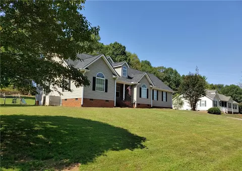 217 Windham Ln, Easley, SC 29642 photo 3
